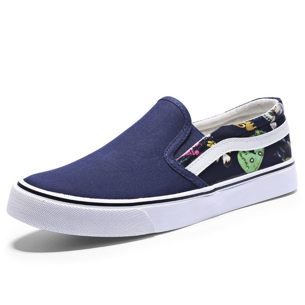 Дамски мокасини бял син и черен цвеят