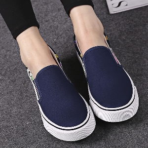 Παπούτσια για τις γυναίκες άσπρο μπλε και μαύρο tsveyat