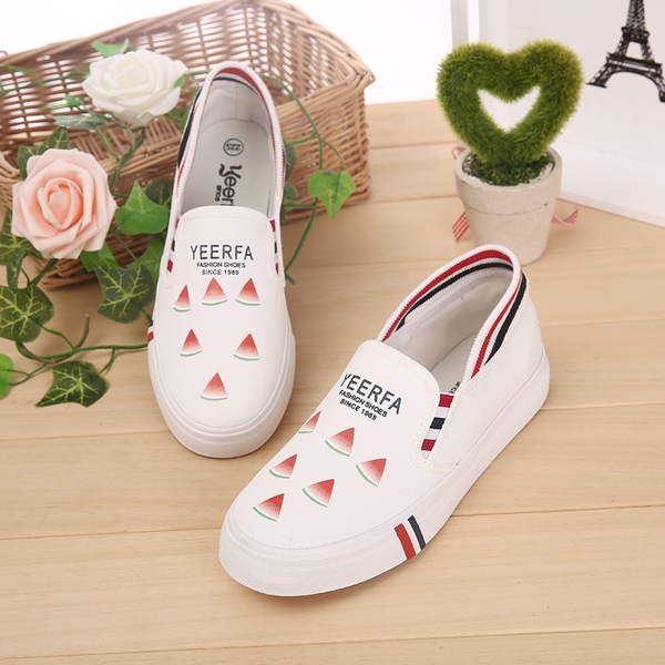 Дамски мокасини с принт плодове 