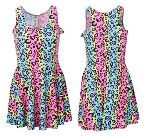 Κυρίες φορέματα του καλοκαιριού - σύντομη και βράδυ, καρό, ριγέ, πολύχρωμο και κινούμενα 3D