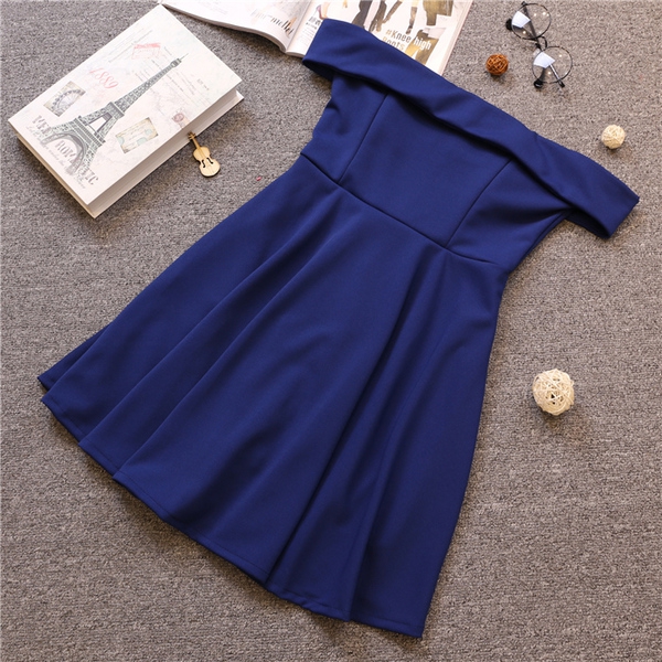 Дамска рокля с паднали рамене без презрамки