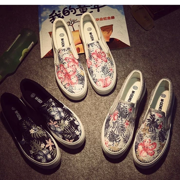 Дамски мокасини с принт цветя 3 модела