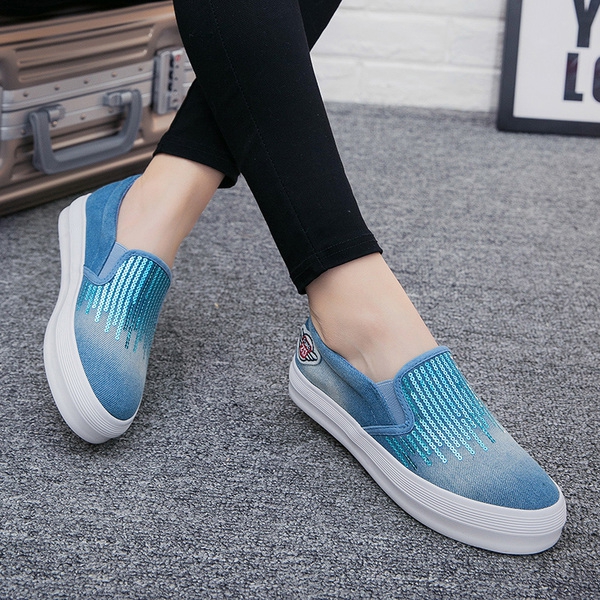 Дамски мокасини - 2 деним модела с подметка от каучук от метални декоративни елементи