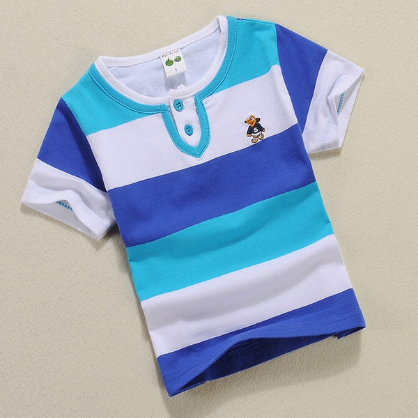 Βαμβακερά μπλουζάκια με πέντε ριγωτά μοτίβα.