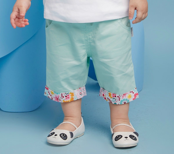 Бебешки къси панталони за момичета в розов и зелен цвят 