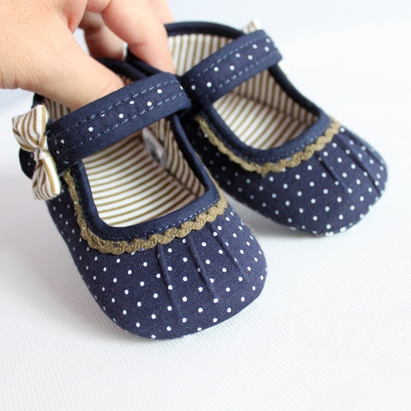 Бебешки прохождащи обувки два цвята