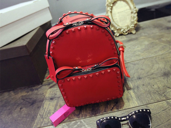 Дамски водоустойчиви раници в черен и червен цвят от изкуствена кожа