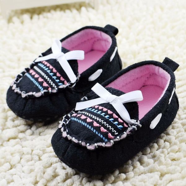 Бебешки обувки от изкуствена кожа два цвята