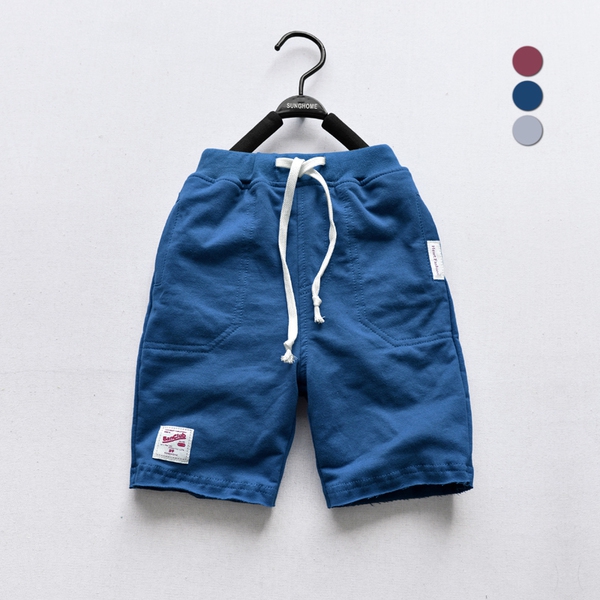 Детски къси панталони в четири цвята.