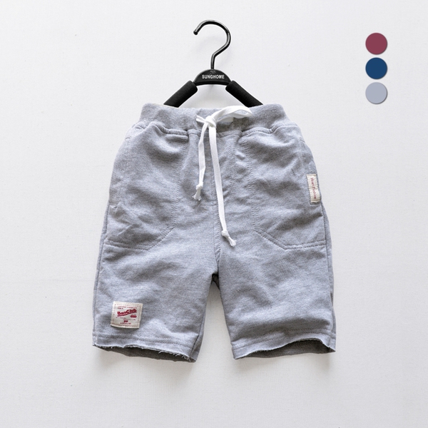 Детски къси панталони в четири цвята.