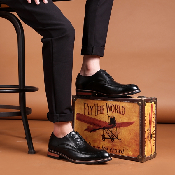 Ανδρικά υποδήματα με χαμηλό τακούνι σε μαύρο και καφέ χρώμα