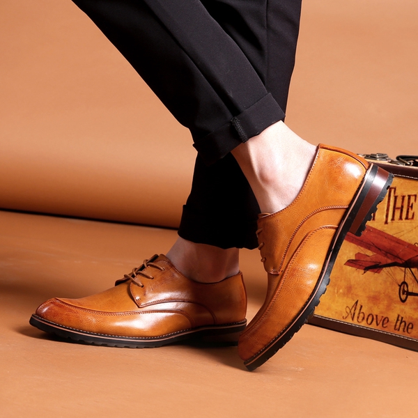 Ανδρικά υποδήματα με χαμηλό τακούνι σε μαύρο και καφέ χρώμα