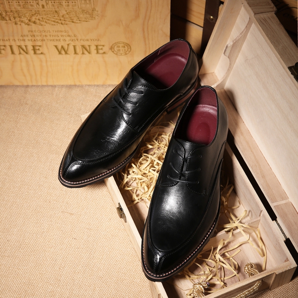 Ανδρικά υποδήματα με χαμηλό τακούνι σε μαύρο και καφέ χρώμα