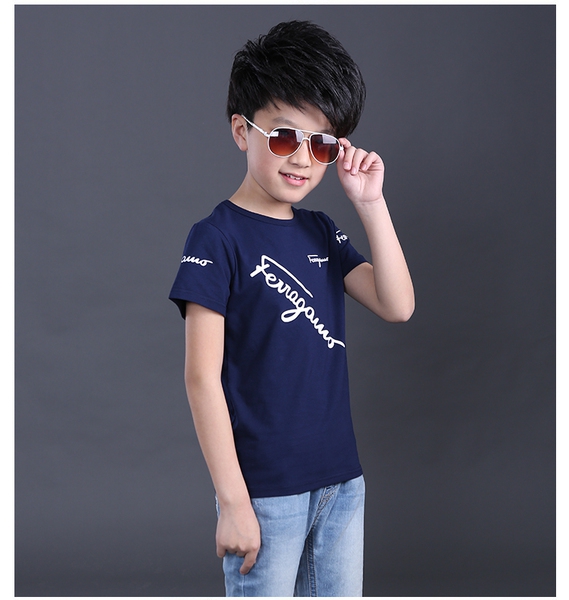 Детски памучни тениски  за момчета в четири цвята.