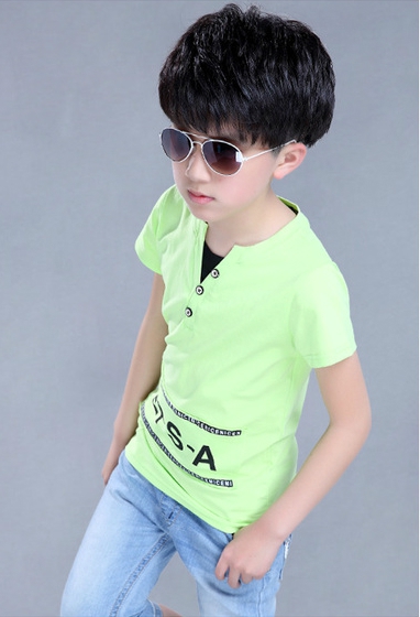 Тениски за момчета в пет свежи цвята.