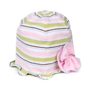 Детска шапка за момичета - розов и шарен цвят на райета