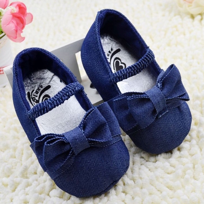 Бебешки обувки за прохождане в различни цветове и модели