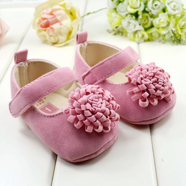 Бебешки обувки за прохождане в различни цветове и модели