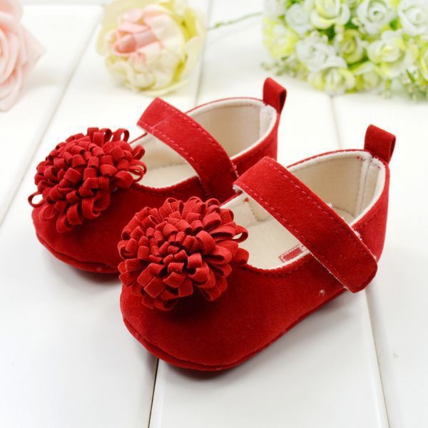 Бебешки обувки за прохождане в различни цветове и модели