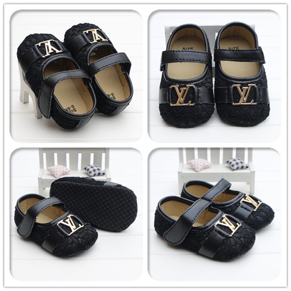 Бебешки обувки за прохождане в различни цветове и модели