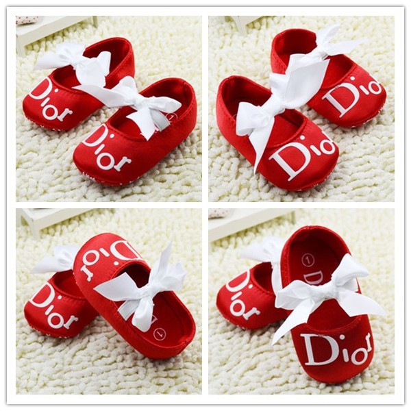 Бебешки обувки за прохождане в различни цветове и модели