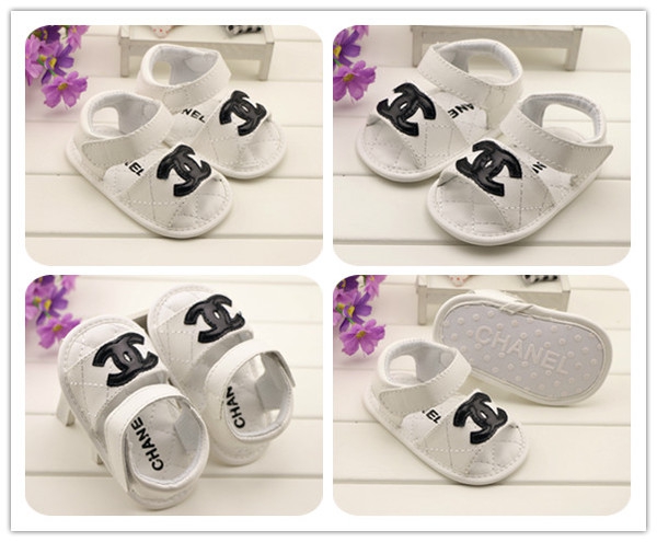 Бебешки обувки за прохождане в различни цветове и модели