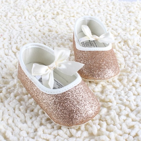 Бебешки обувки за прохождане в различни цветове и модели