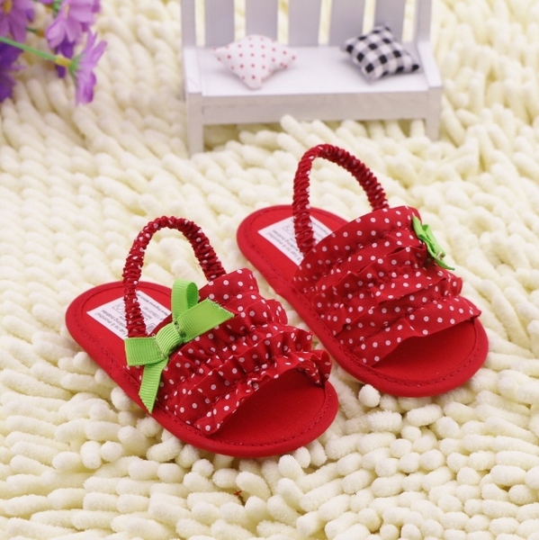 Бебешки обувки за прохождане в различни цветове и модели