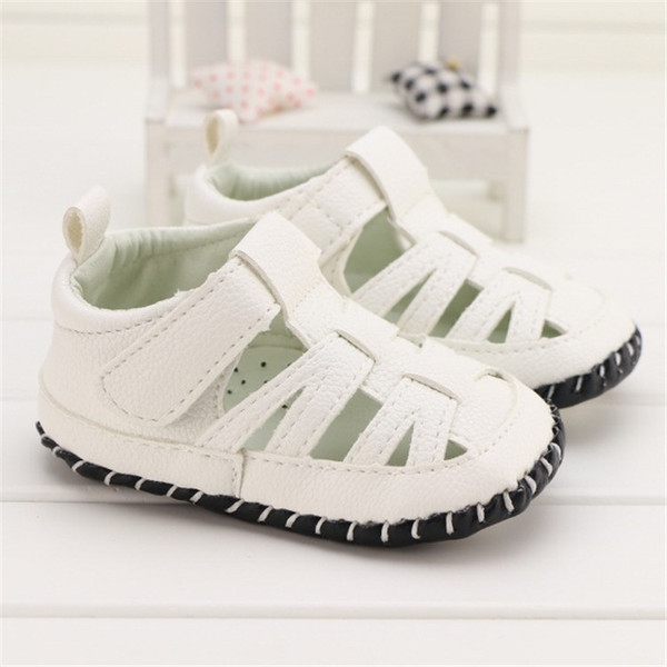 Βρεφικά παπούτσια  σε διαφορετικά σχέδια και χρώματα