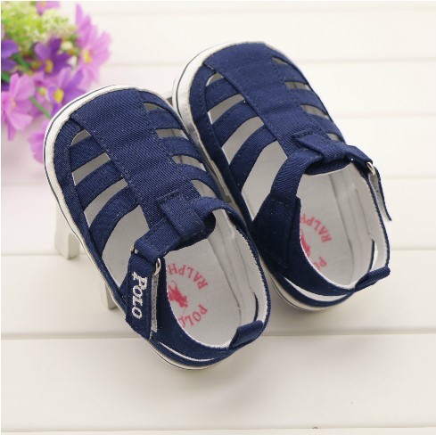 Βρεφικά παπούτσια  σε διαφορετικά σχέδια και χρώματα