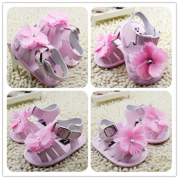 Βρεφικά παπούτσια  σε διαφορετικά σχέδια και χρώματα