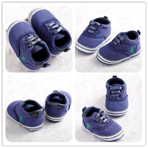 Бебешки леки обувки за прохождане в различни цветове и модели