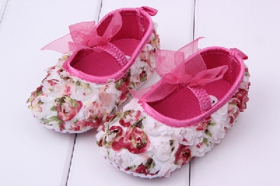 Бебешки обувки за прохождане за момичета