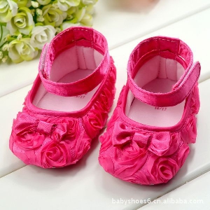 Бебешки обувки за прохождане за момичета