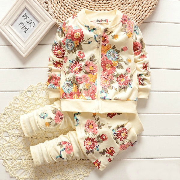 Бебешки комплекти за момичета - панталон и горнище - 17 модела 