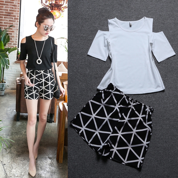 Дамски летен комплект къса блуза и къси панталони