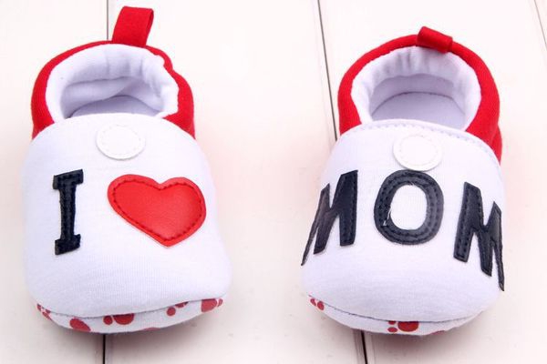 Παιδικά παπούτσια για αγόρια και κορίτσια - πολλά διαφορετικά μοντέλα και χρώματα