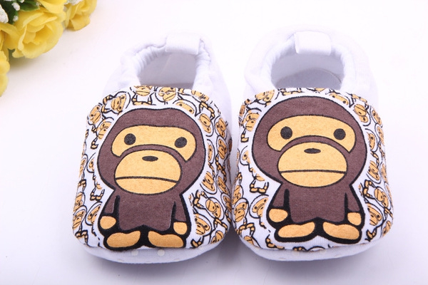 Παιδικά παπούτσια για αγόρια και κορίτσια - πολλά διαφορετικά μοντέλα και χρώματα