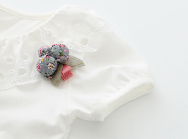 Комплект за бебета - къси панталони с тиранти и бяла блуза с дантела