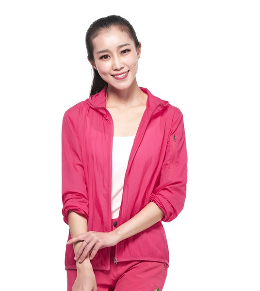 Дамско пролетно, лятно  и есенно яке - леко, водоустойчиво и бързосъхнещо