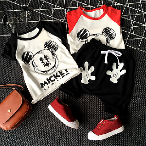 Детски комплект с Мики Маус в черно и червено - къс панталон и блуза къс ръкав