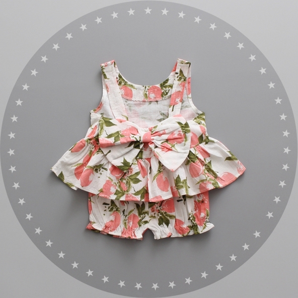 Бебешки комплект потник с изрязан гръб и панделка и къси панталони