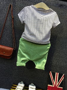 Παιδικό σετ για αγόρια - ριγέ μπλούζα και πράσινο παντελόνι