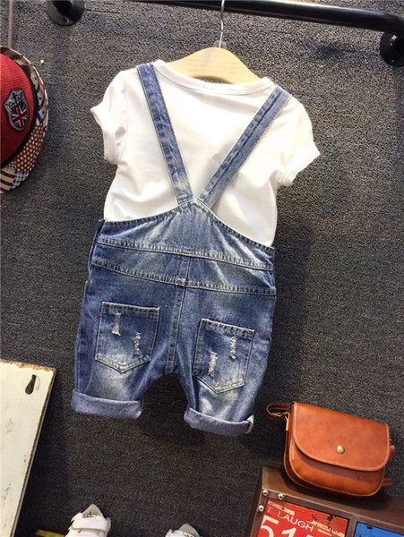 Детски комплект за момчета -гащеризон и тениска.