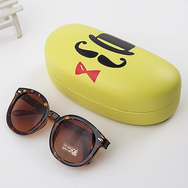 Детски слънчеви и защитни очила за момчета и момичета с калъф - модели леопард, цвят бял, кафяв, черен