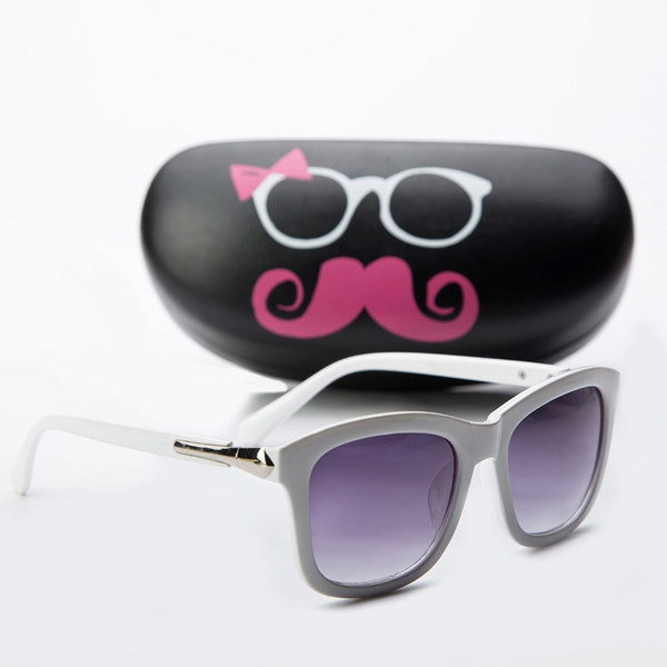 Детски слънчеви и защитни очила за момчета и момичета с калъф - модели леопард, цвят бял, кафяв, черен