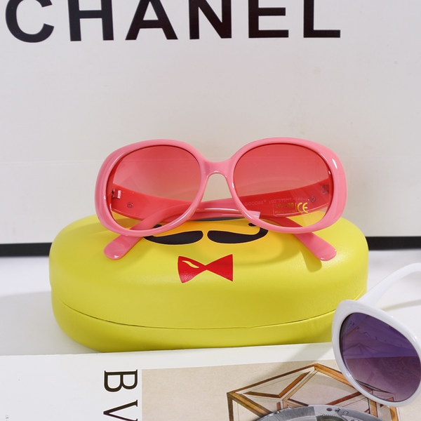 Детски слънчеви очила за лятото - различни модели за момчета и момичета - розови, кафяви, черни 