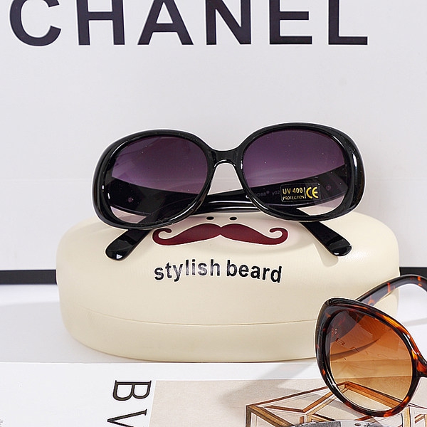 Детски слънчеви очила за лятото - различни модели за момчета и момичета - розови, кафяви, черни 