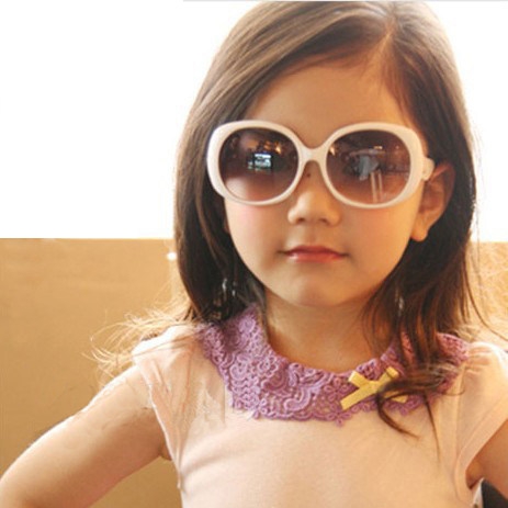 Детски слънчеви очила за лятото - различни модели за момчета и момичета - розови, кафяви, черни 