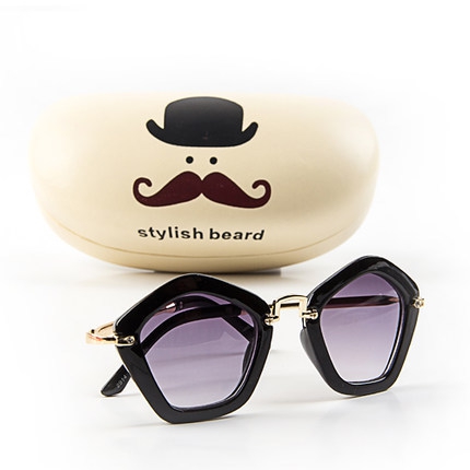 Слънчеви очила за деца - модели за момичета и момчета